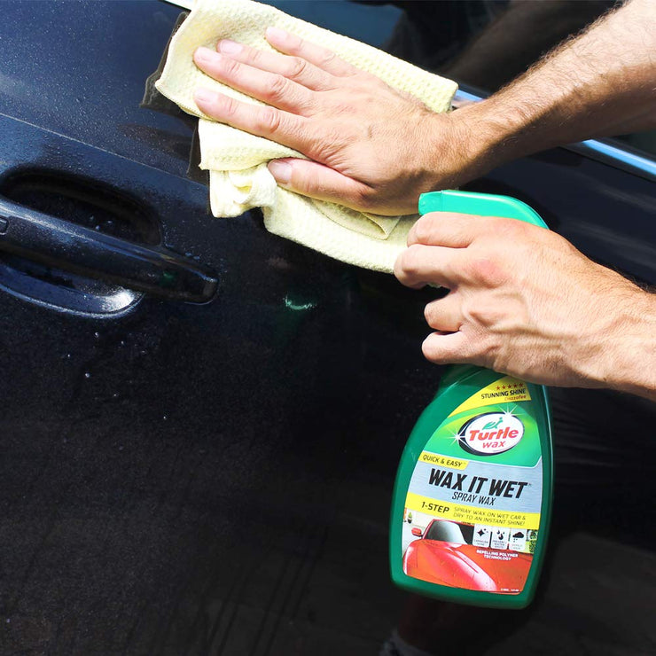 Turtle Wax - Wax It Wet Car Spray Wax, 2 x 500ml - Instant Shine & Protection, Quick & Easy Application, Advanced Technology for Smooth and Slick Finish