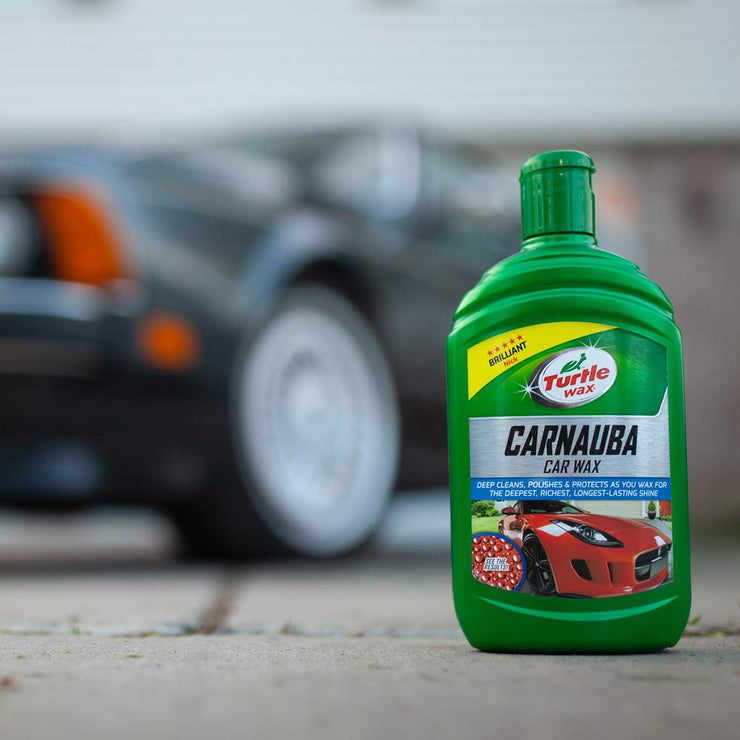 Turtle Wax Liquid Carnauba Car Wax 500ml - 3-in-1 Vehicle Wax, Cleans, Shines & Protects for a Smooth, Glassy Finish - That Leaves You Car with a Streak & Smear Free Flawless Finish