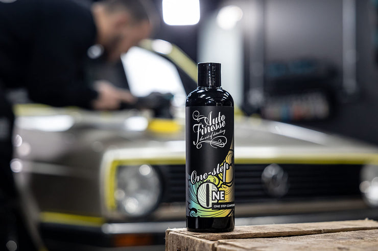 Auto Finesse DPX Dual Action Machine Polisher a full-bodied 15mm random orbital polisher Complete with a 5-inch backing plate to cover most detailing pads on the market Powerful 720W motor.